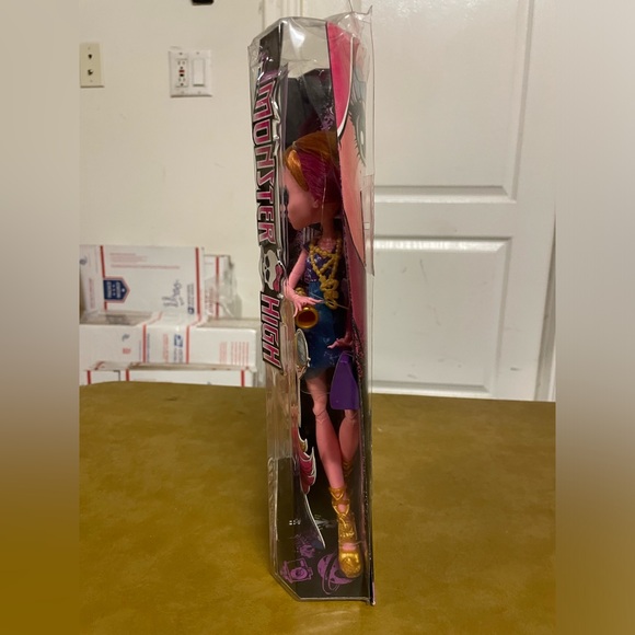 Monster High Freaky Field Trip Gigi Grant. 2014. Collectible Beautiful NWT NRFB - Picture 4 of 9